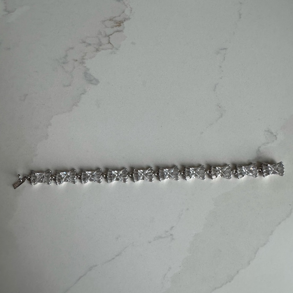 Kate Spade Le Soir crystal bow bracelet - Picture 7 of 7
